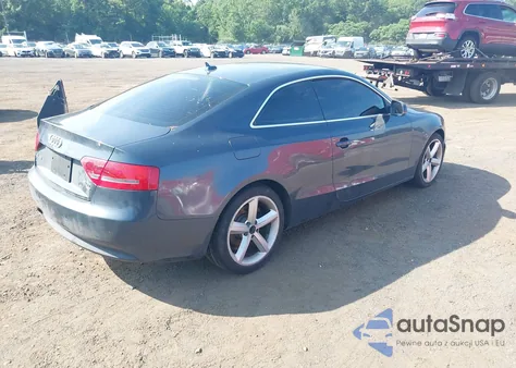 2010 Audi A5 2.0T Premium z USA, uszkodzony, nr VIN WAULFAFR3AA008321